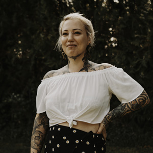 Sophia artist tattoo on move